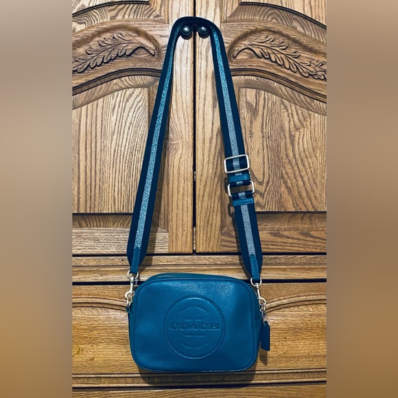 Coach Aqua Leather Crossbody Dempsey Camera Bag with removable strap - Picture 3 of 10